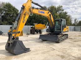 Экскаватор гусеничный полноповоротный аренда