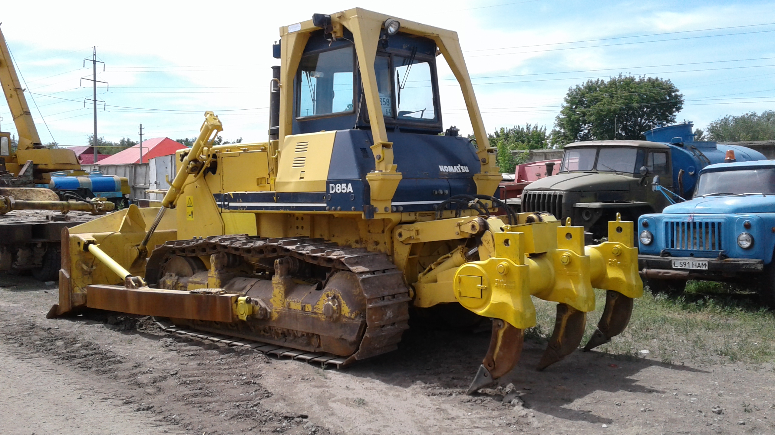 Бульдозер в аренду услуги, заказ