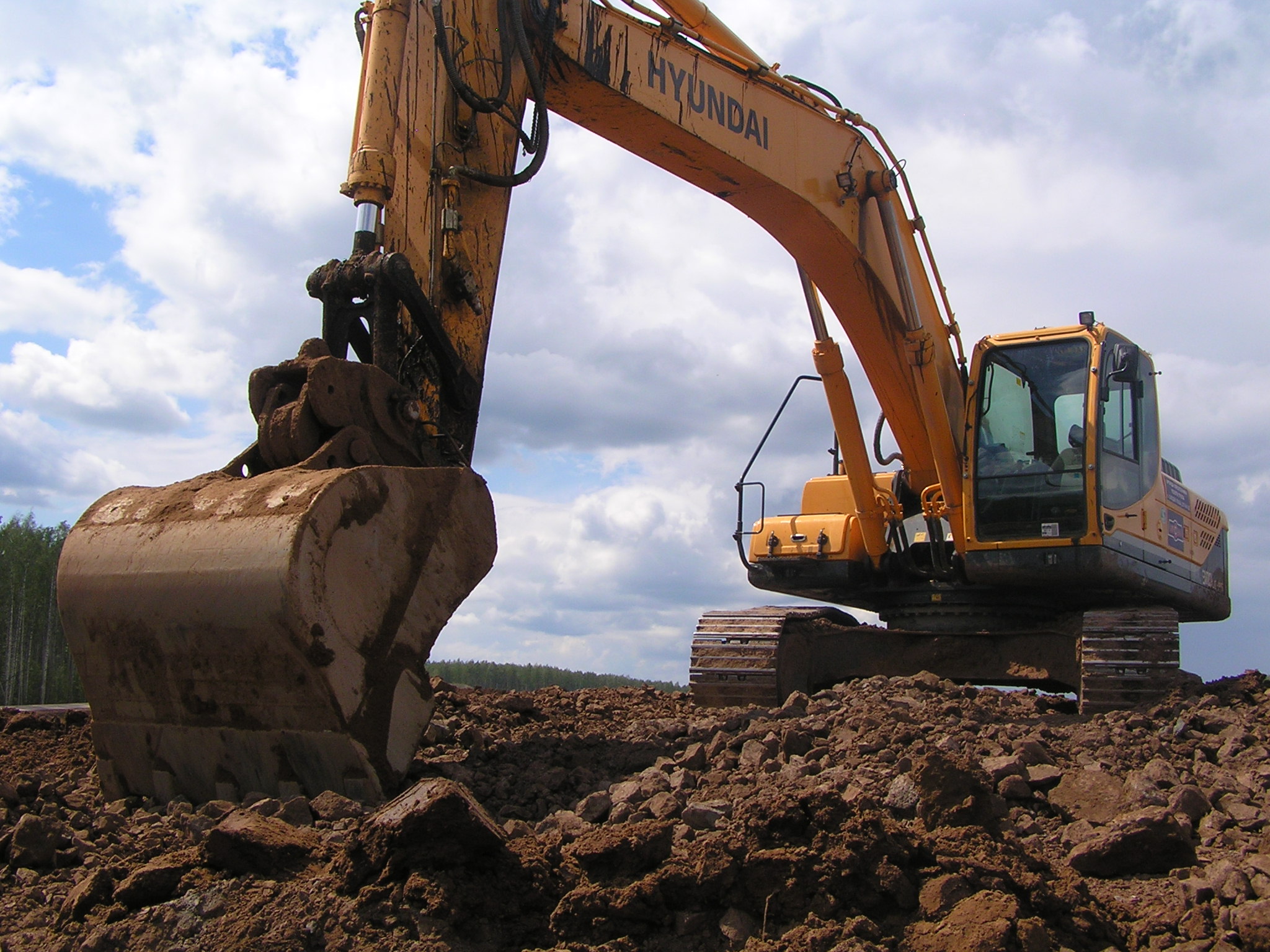 Экскаватор Hyundai R-300