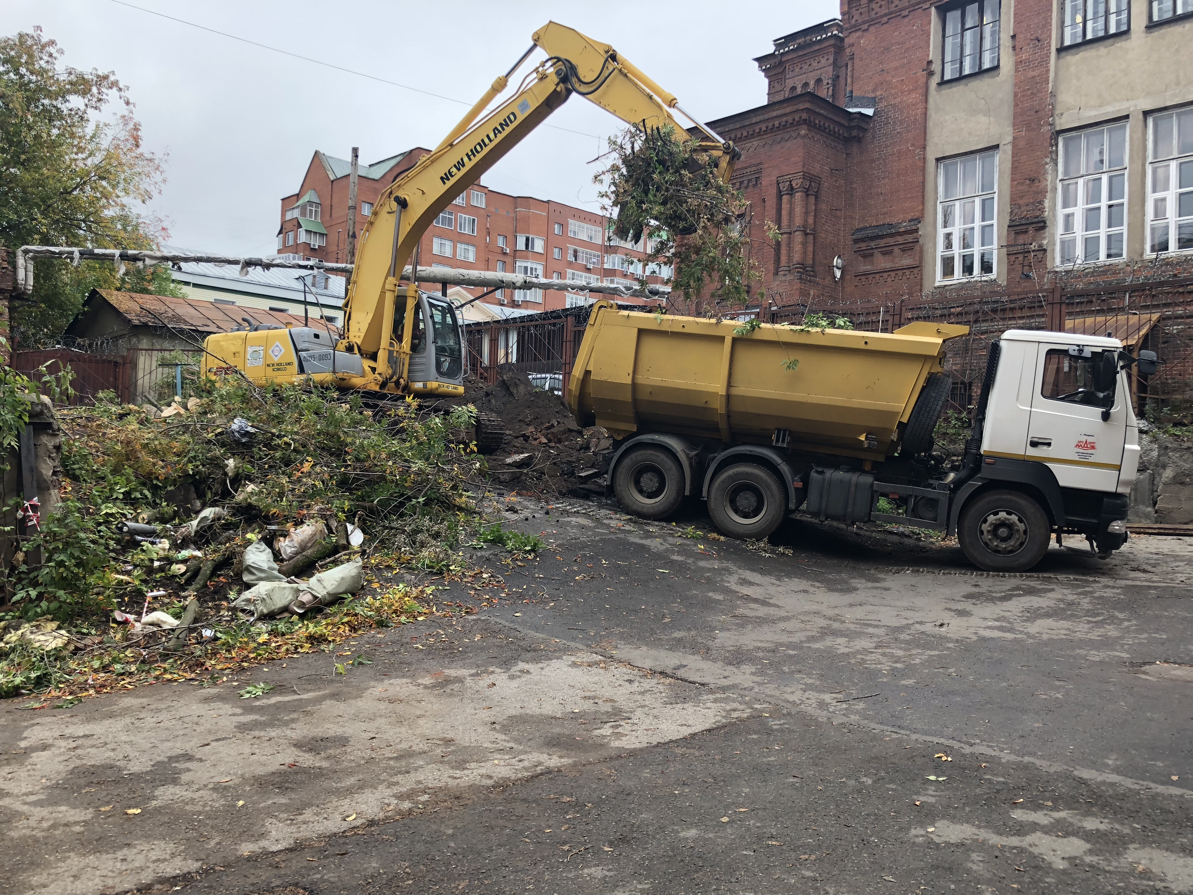 Экскаватор New Holland E215B в аренду