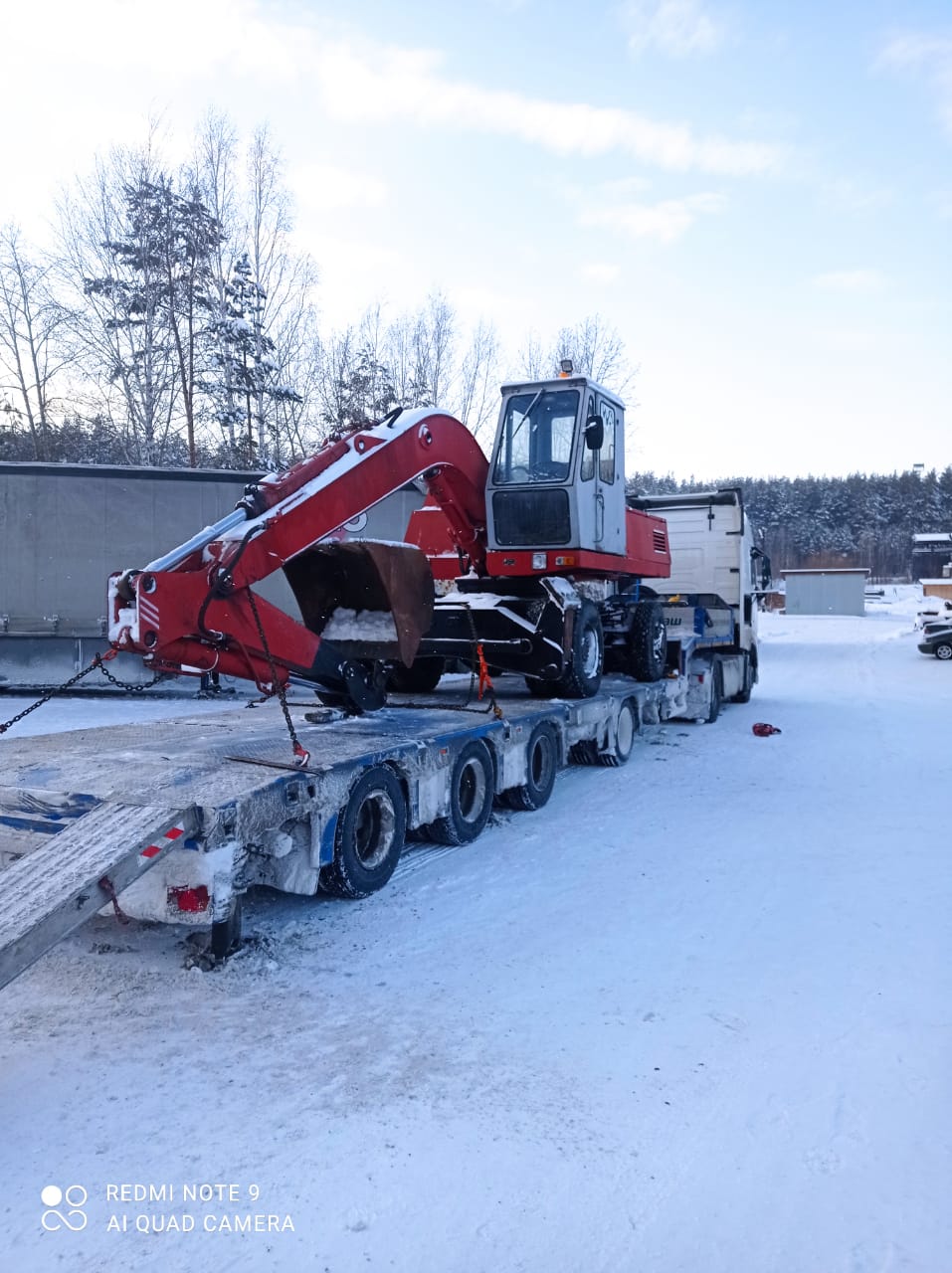 Услуга полноповоротного Экскаватора с доставкой