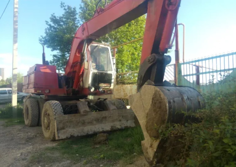 Копка траншей и котлованов, земельные работы