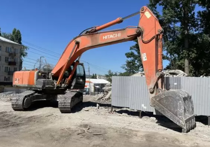 Демонтаж труб и бетонных конструкций