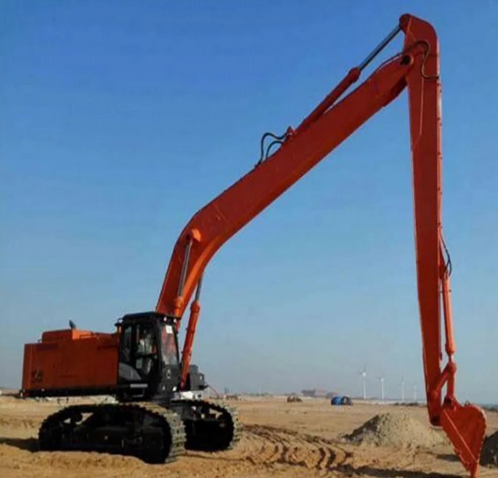 Экскаватор с длинной стрелой - 18 метров