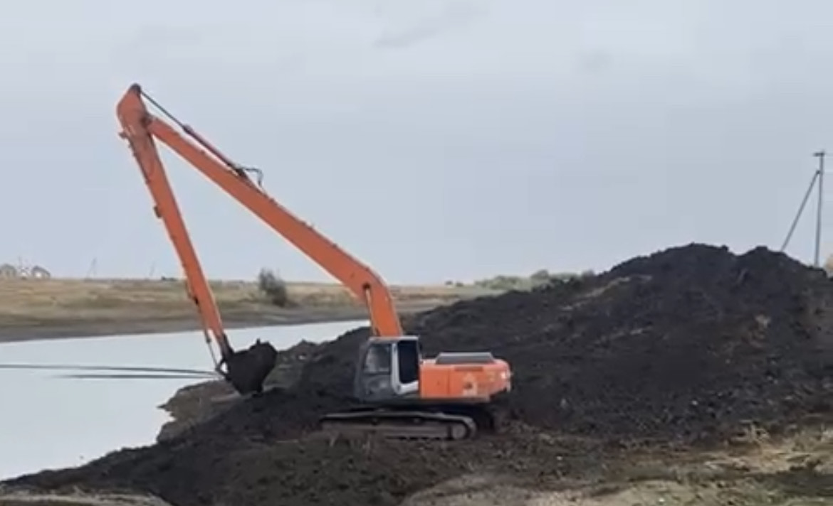 Экскаватор длинная стрела 18 метров