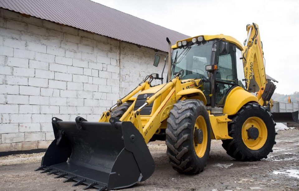 Сдается в аренду спецтехника: Экскаватор погрузчик