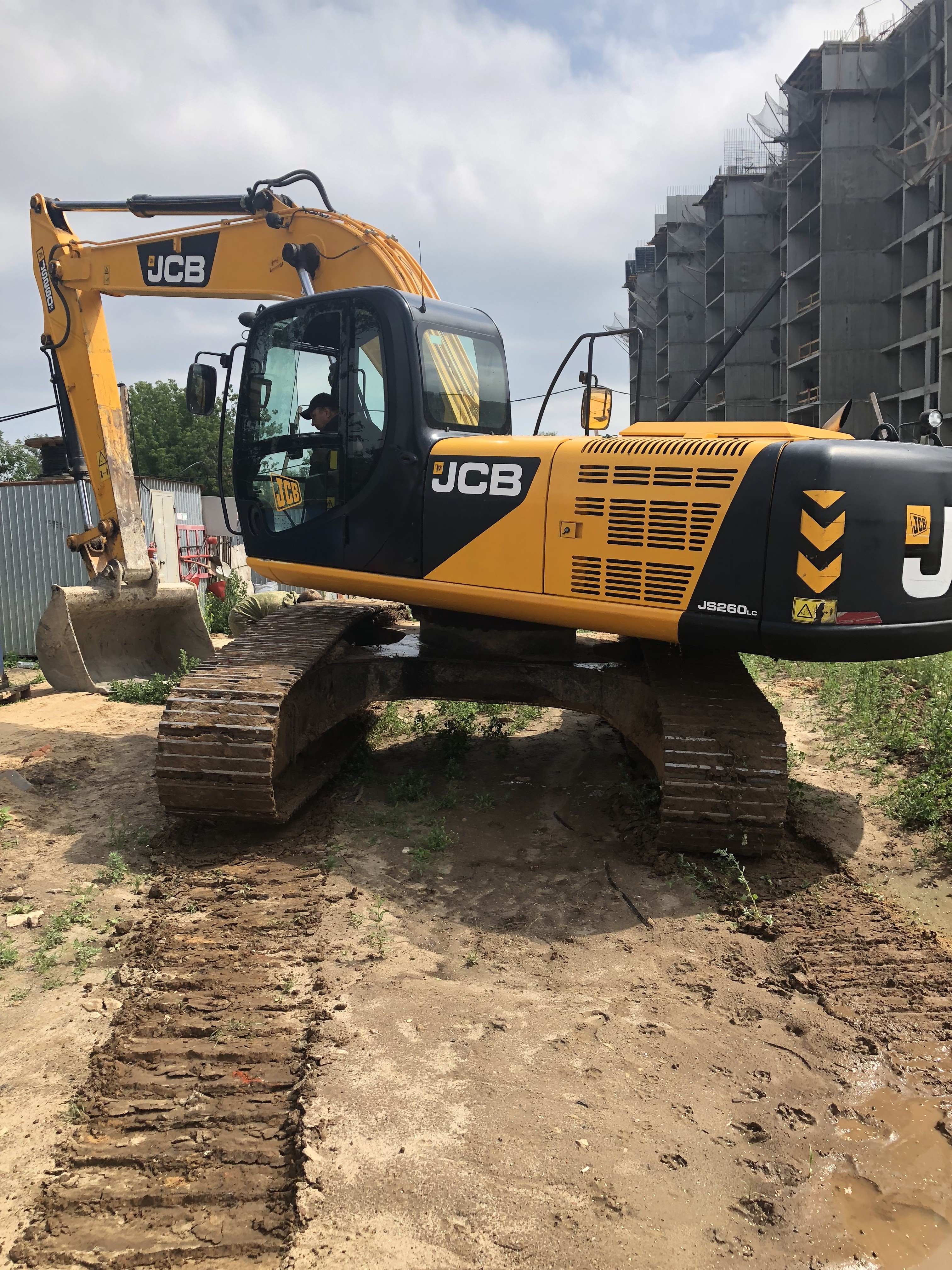 Гусеничный экскаватор JCB260 услуги, аренда