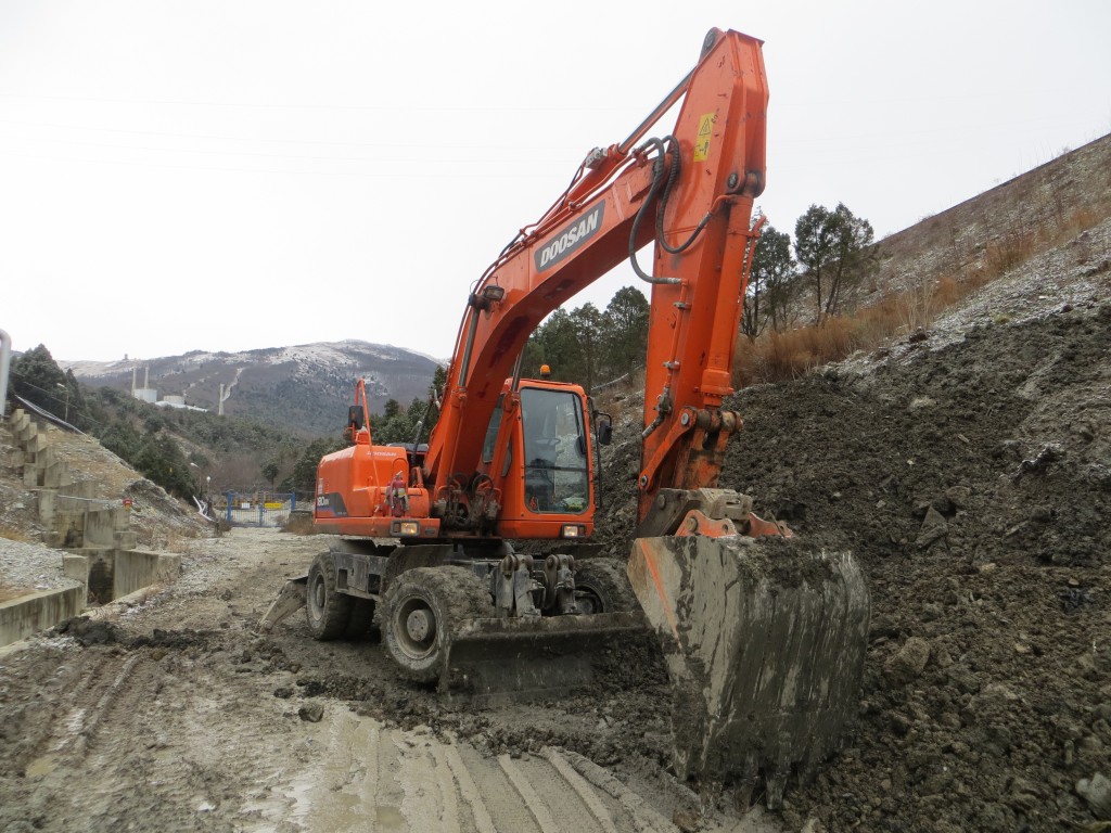 Колесный экскаватор от собственника Евгений