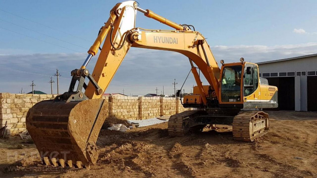 Гусенечный экскаватор 1.5 куба