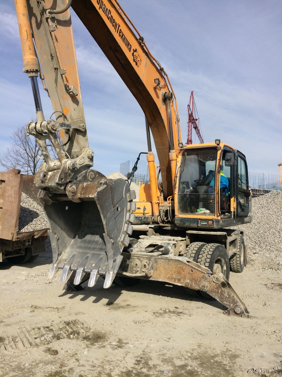 Аренда Hyundai R210 LC-9S