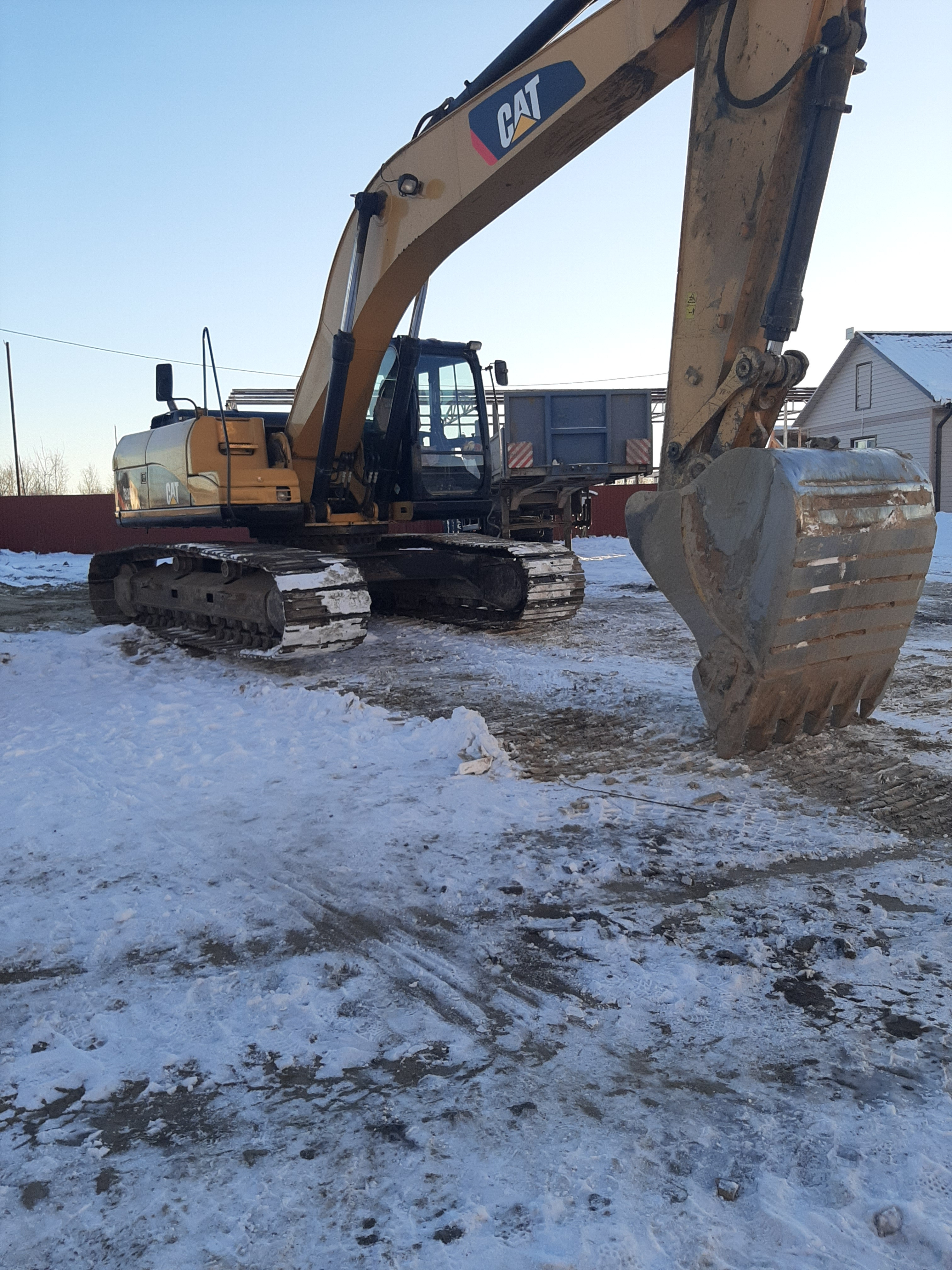 Аренда экскаватора с машинистом