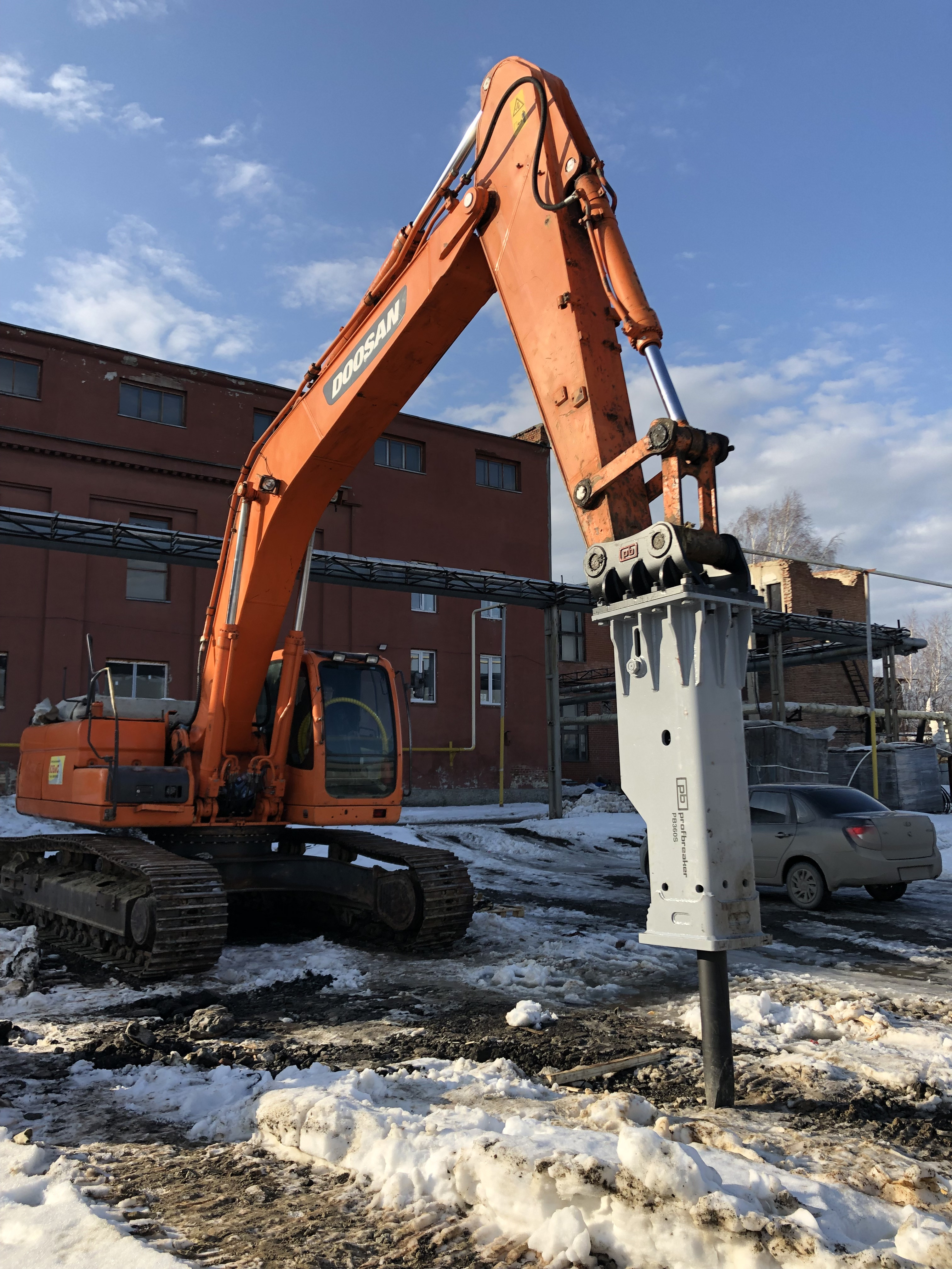 Аренда гусеничного экскаватора, Гидромолот 10250Дж