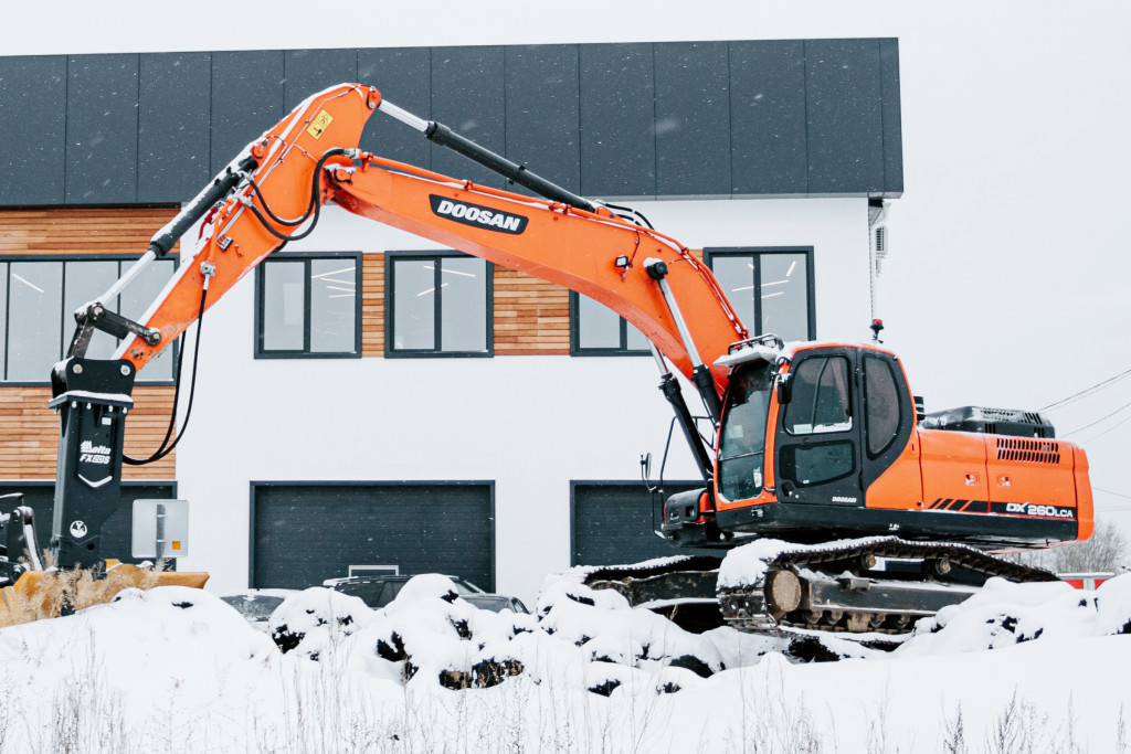 Услуги гусеничного экскаватора