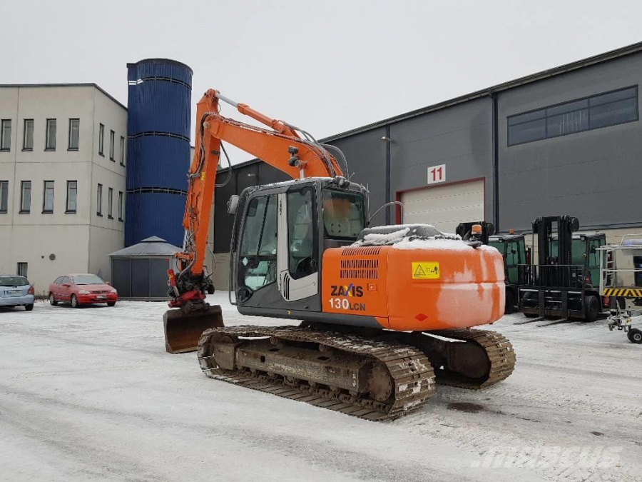 Аренда гусеничного экскаватора