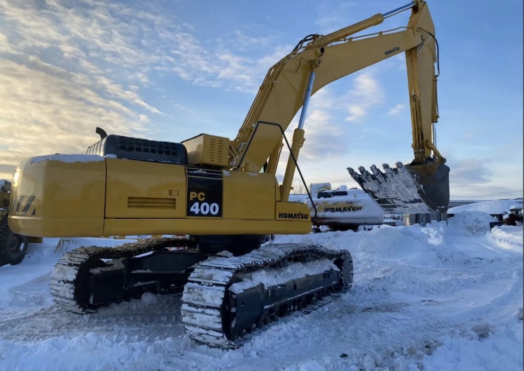 Сдам в дoлгocpoчную аренду гусеничный экcкавaтор