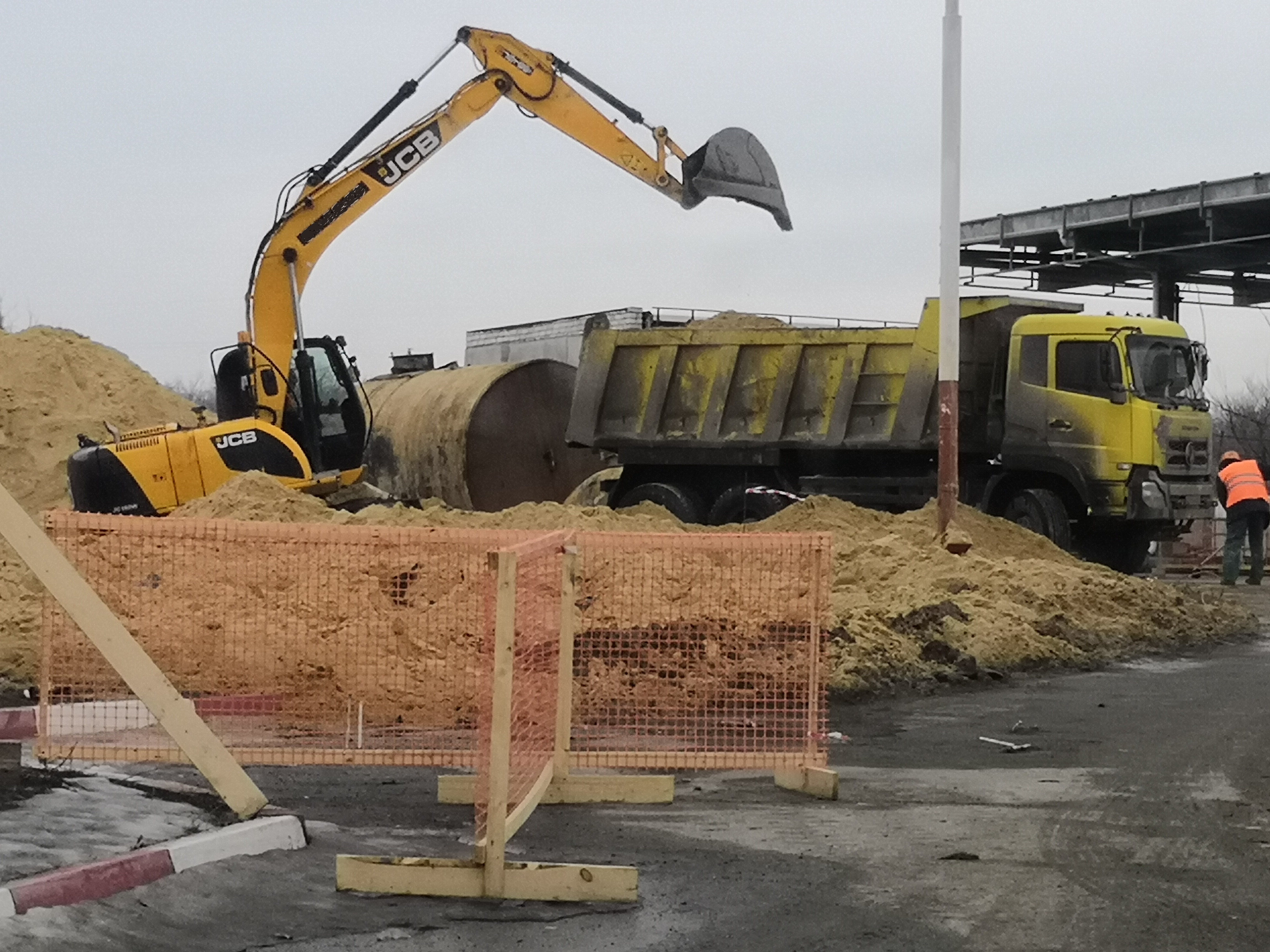 Экскаватор Колесный услуги в Волгограде, области.