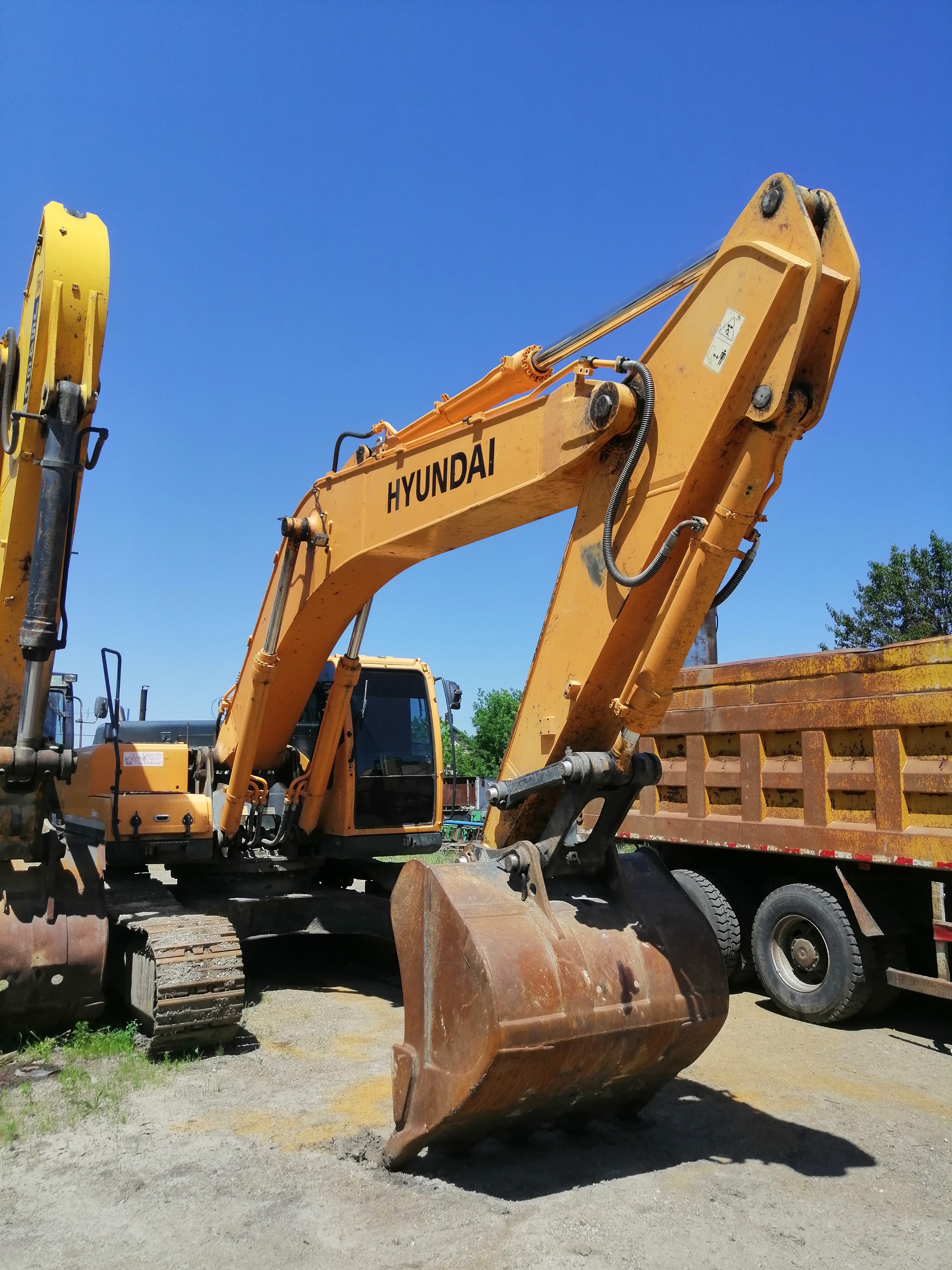 Аренда экскаваторов от собственника Антон