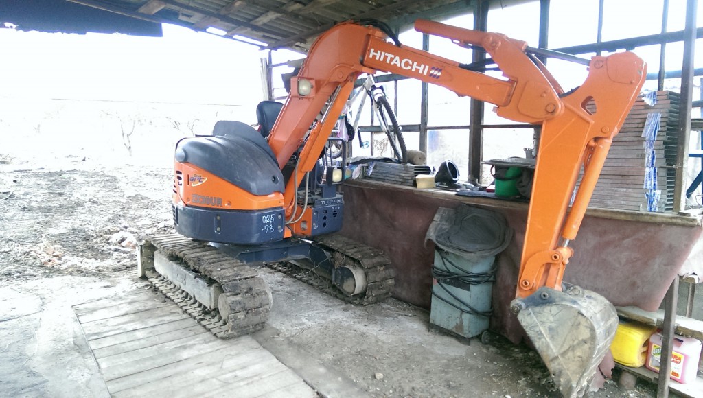 Продам экскаватор хитачи zx30