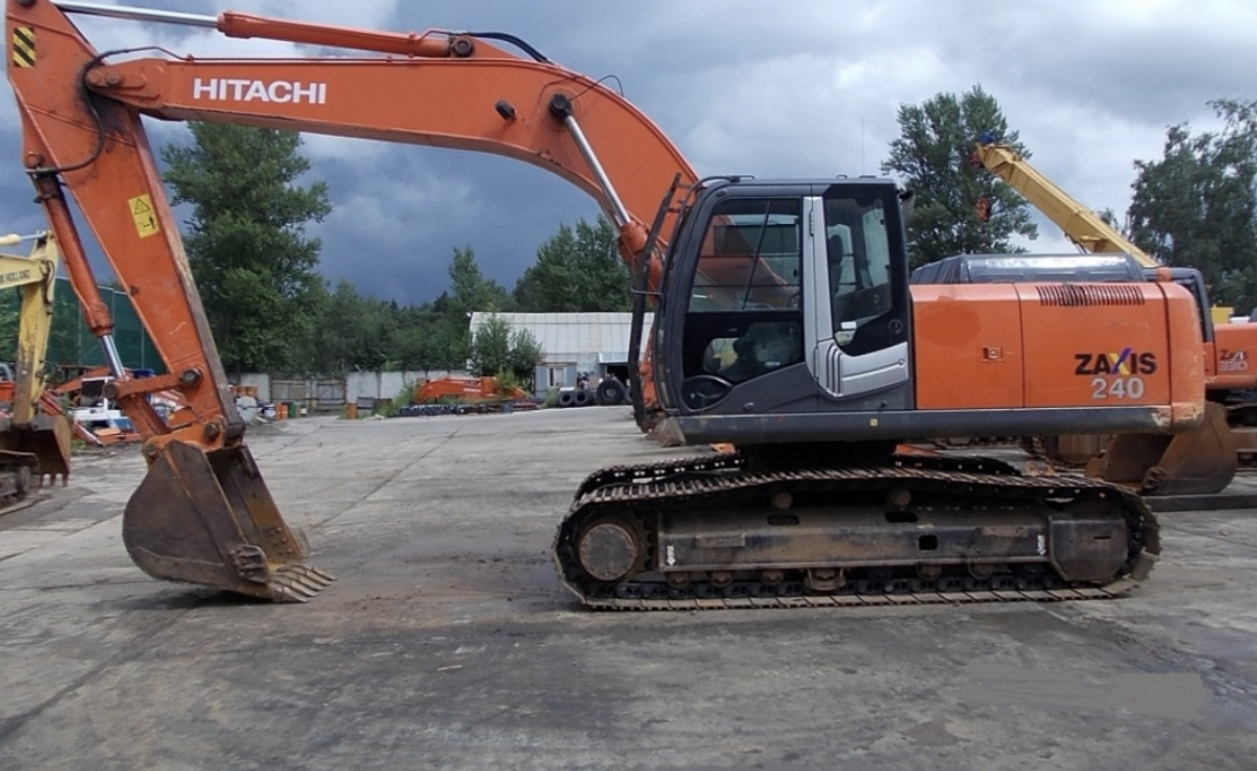 Аренда  экскаваторов CAT 320, Хитачи 330.