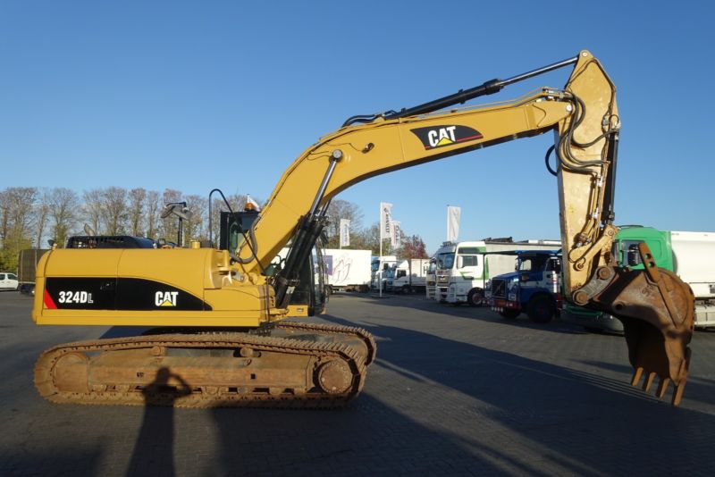 Услуги экскаватора на гусеничном ходу.