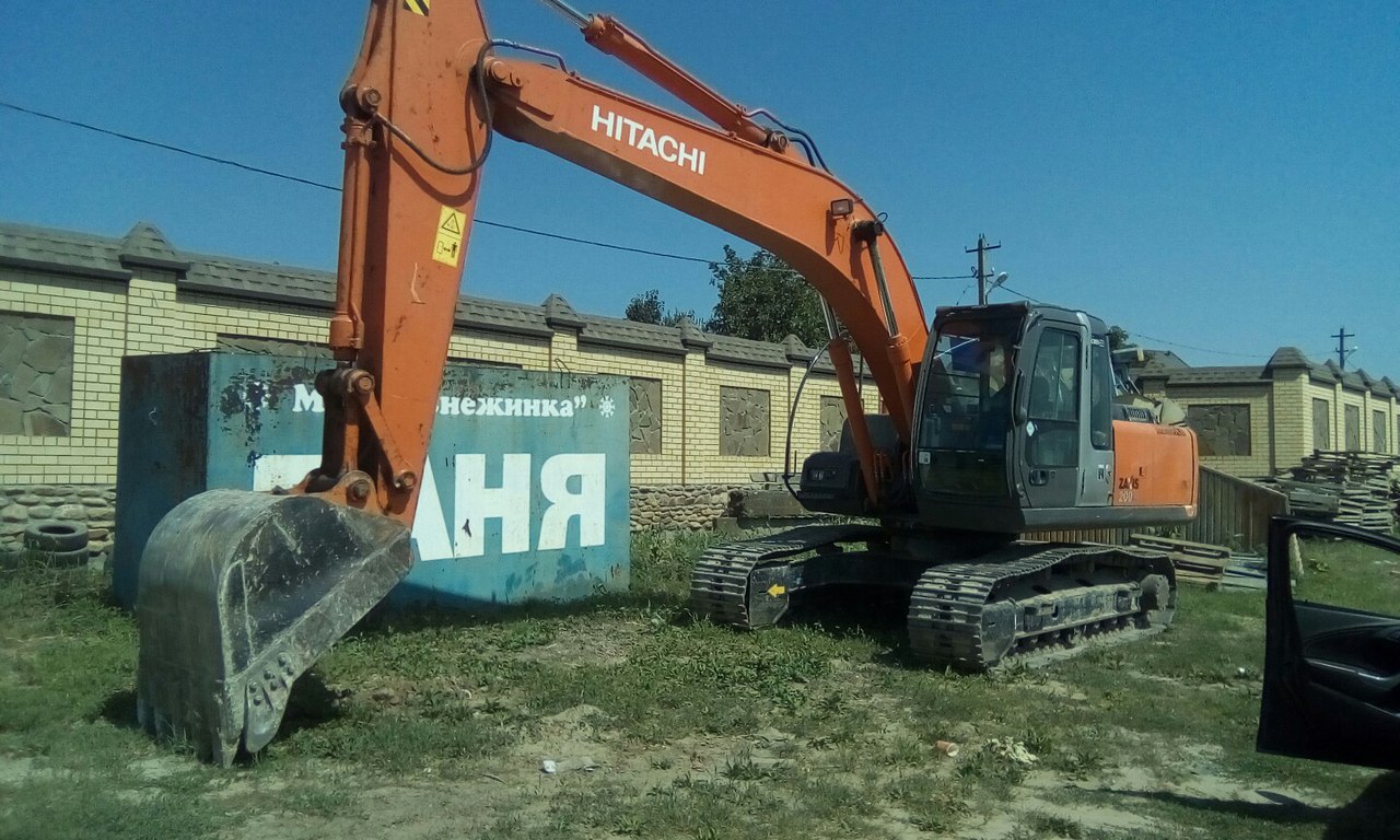 Услуги (аренда) гусеничного экскаватора HITACHI