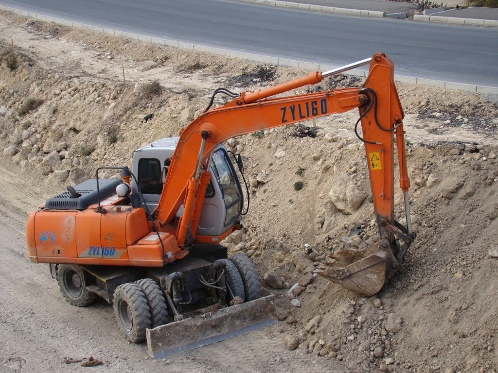 Экскаватор полноповоротный аренда, услуги