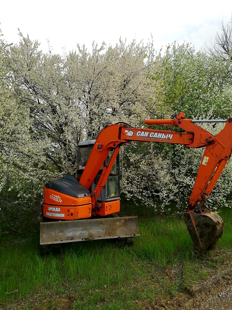 Аренда экскаваторов гусеничные