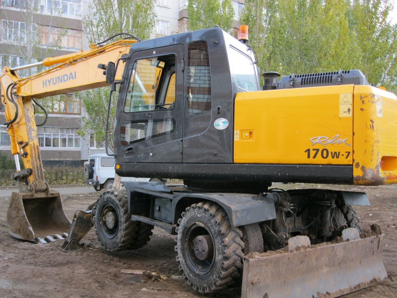 Аренда экскаватора Гидромолот, планировочный ковш