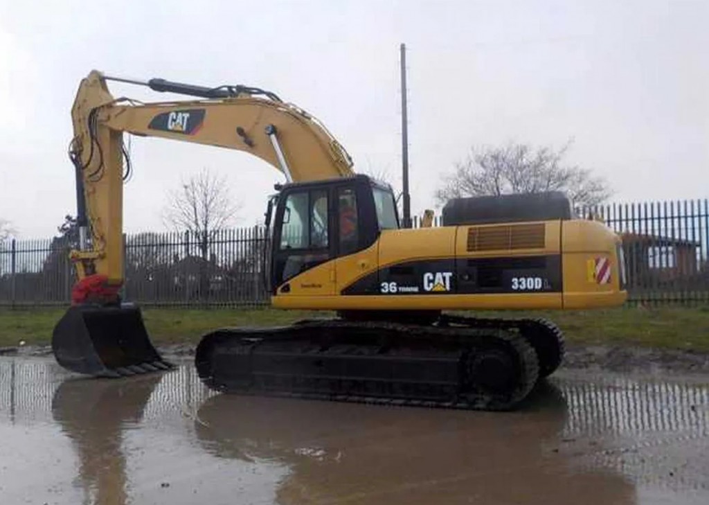 Услуги гусеничного экскаватора Caterpillar