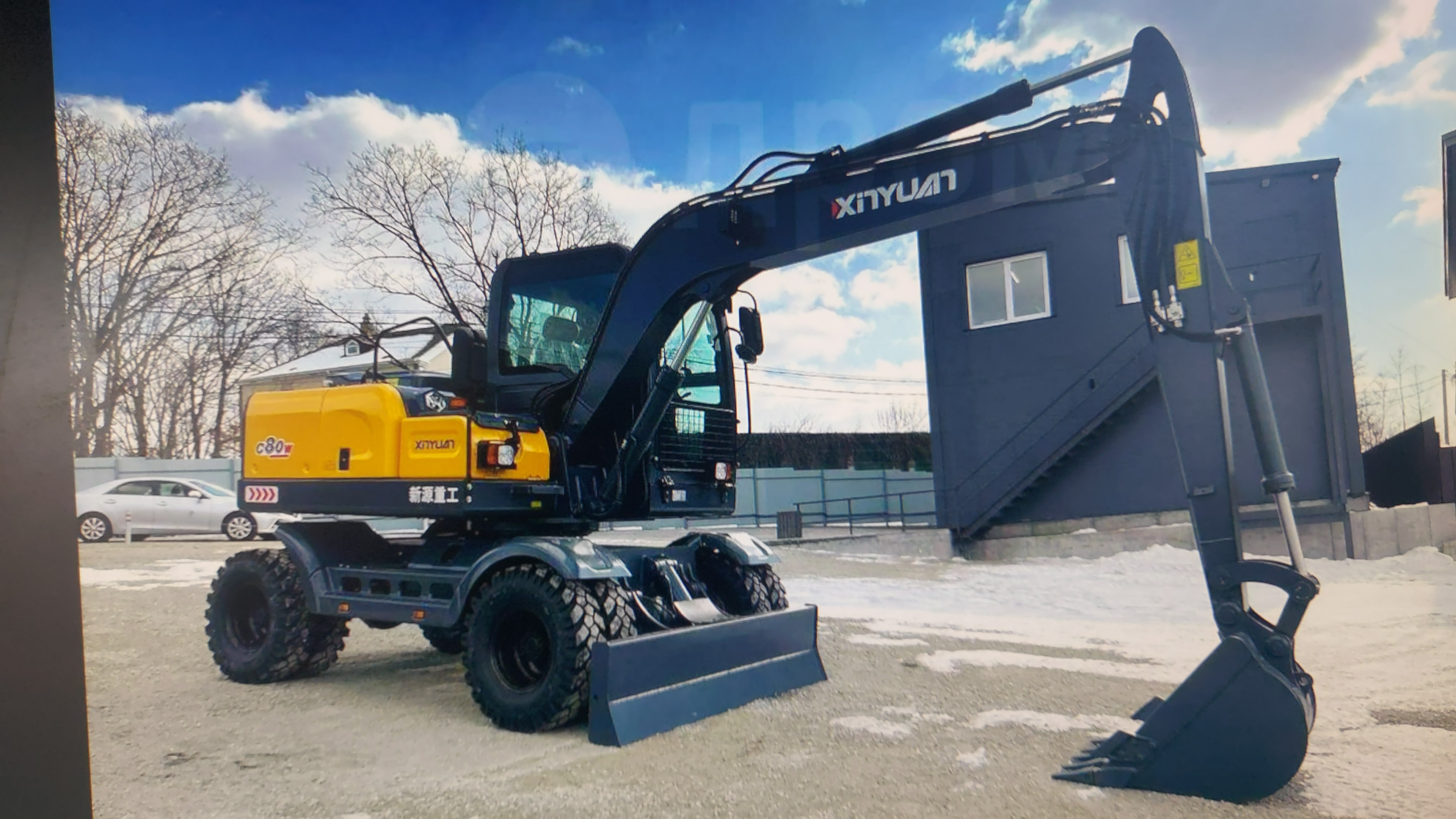 Аренда экскаватора. Гидромолот. Копка. Демонтаж.