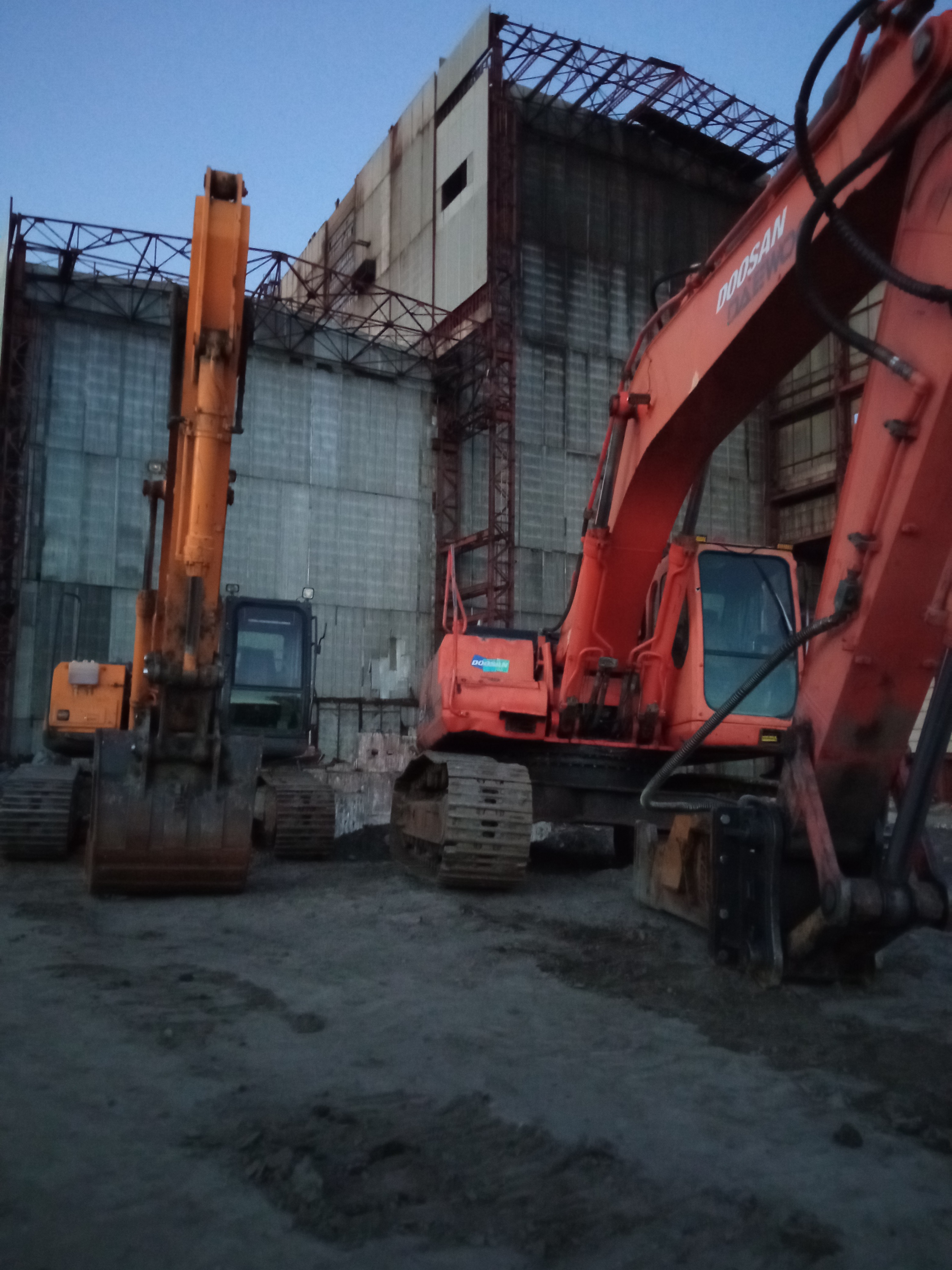 Аренда техники Экскаваторы