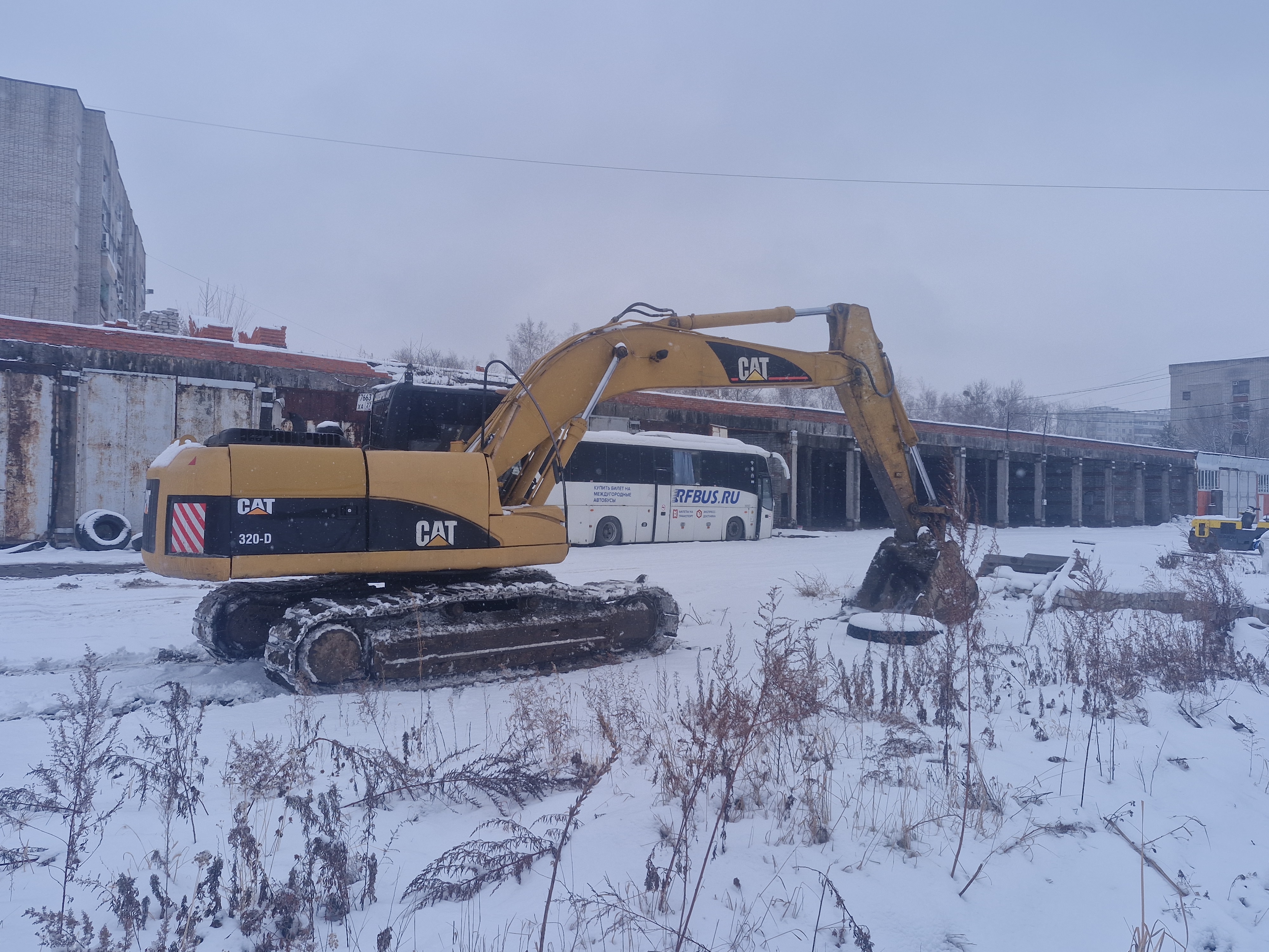 Услуги экскаватора с доставкой