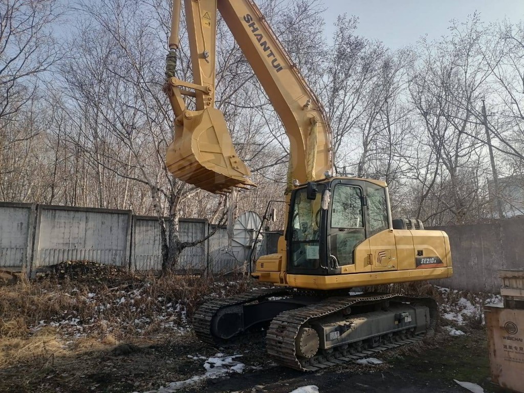 Услуги экскаваторов  гусеничные колесные