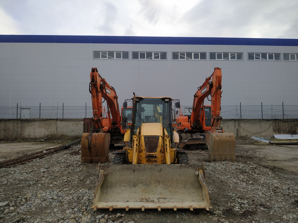 Аренда гусеничных и колесных экскаваторов