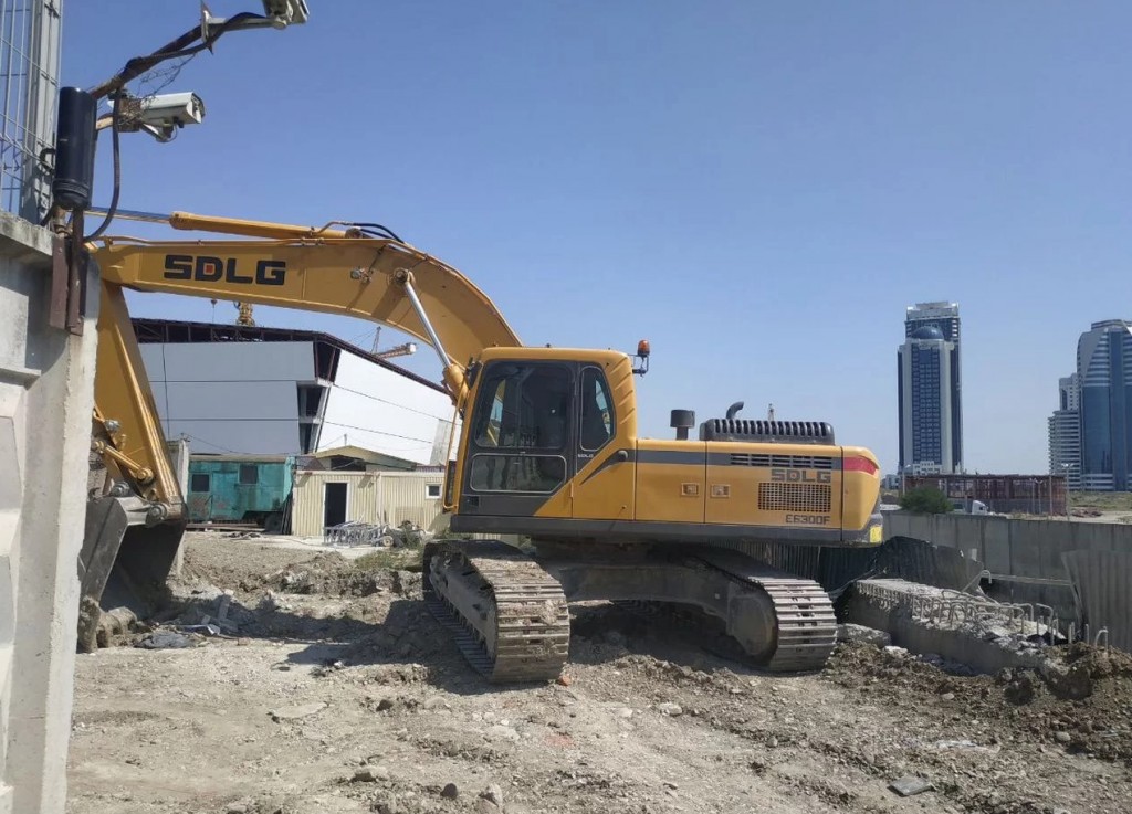 Услуги гусеничного и колёсного экскаватора