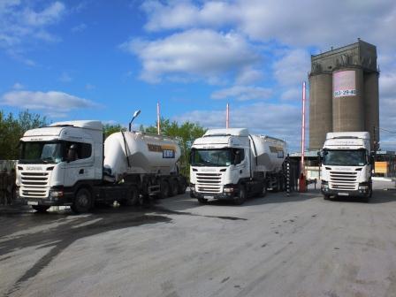 Цементовозы аренда/услуги. Перевозка цемента.