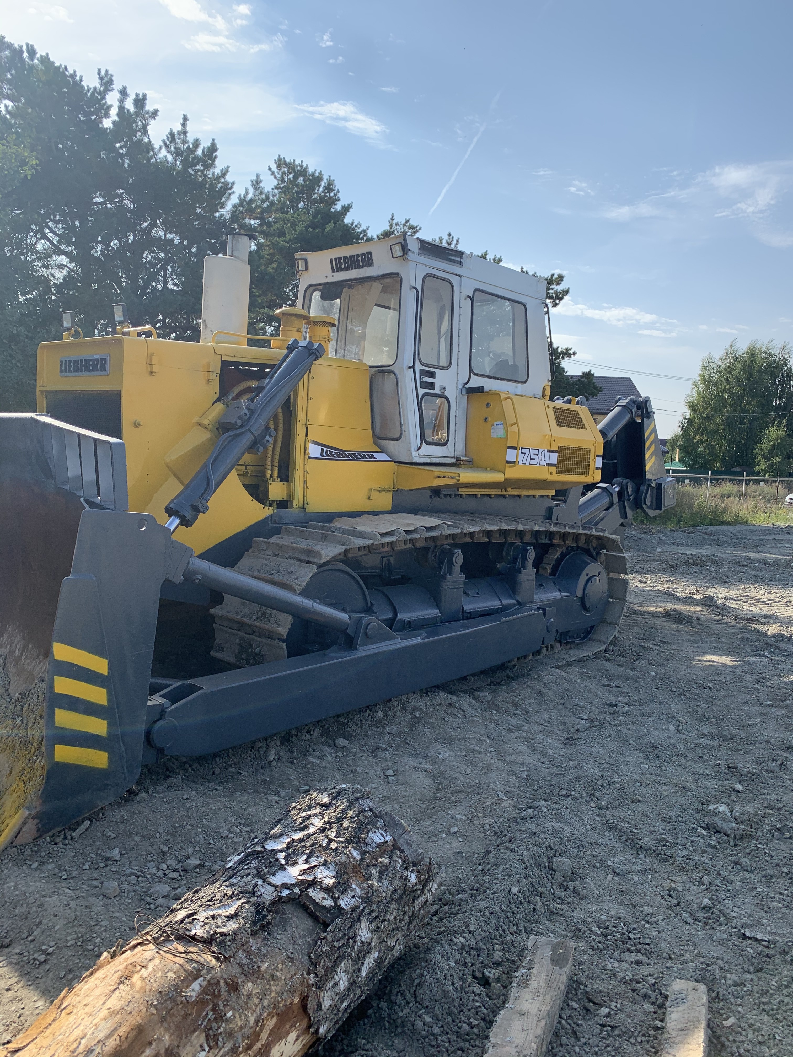 Услуги бульдозера с корчевателем.