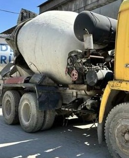 Бетонный миксер с быстрой подачей в аренду