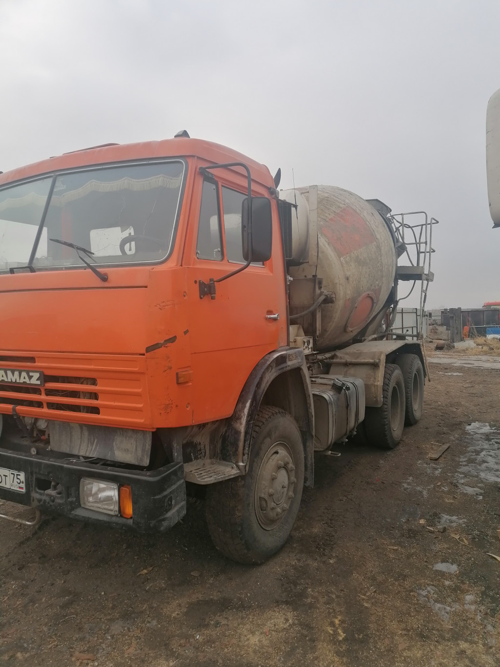 Услуги бетоносмесителя, бетоновоза.