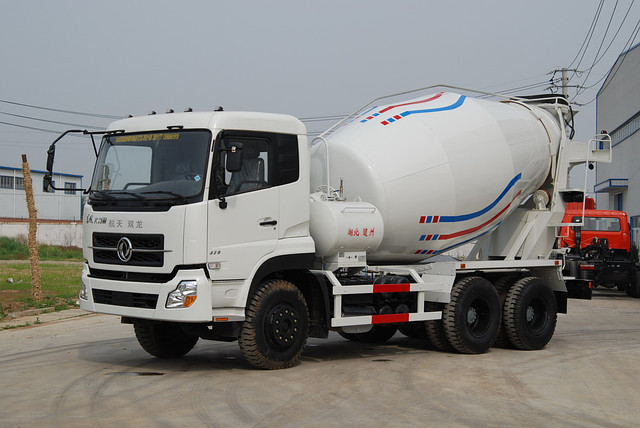Бетоновоз ( миксер ) Доставка бетона