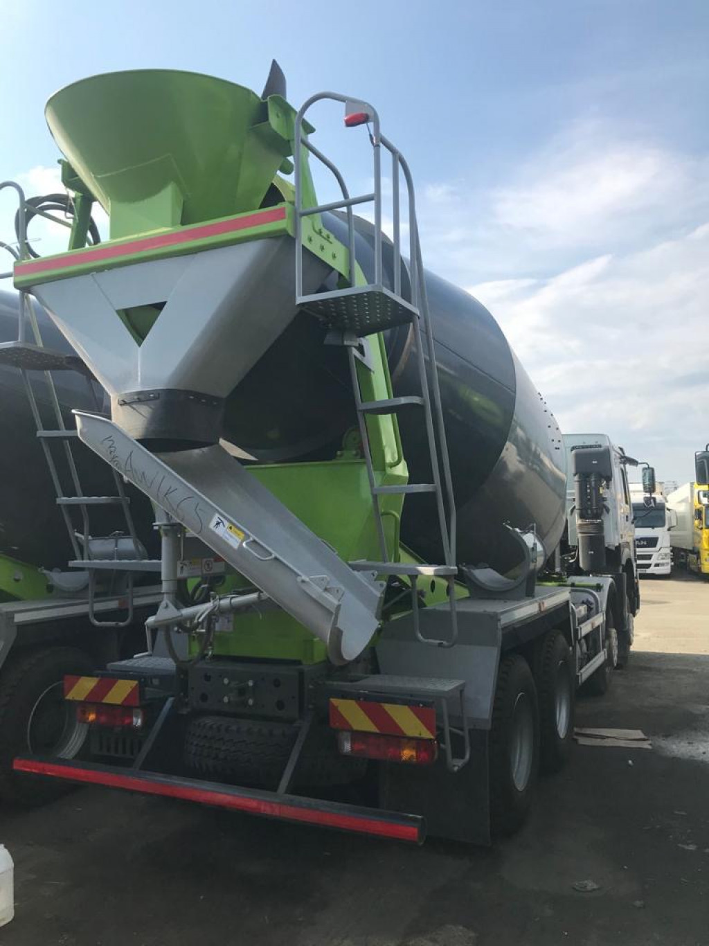 Аренда автобетоносмесителя в Тюмени.