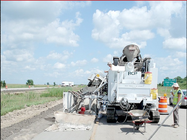 Сдаем в аренду бетоноукладчик M-8800