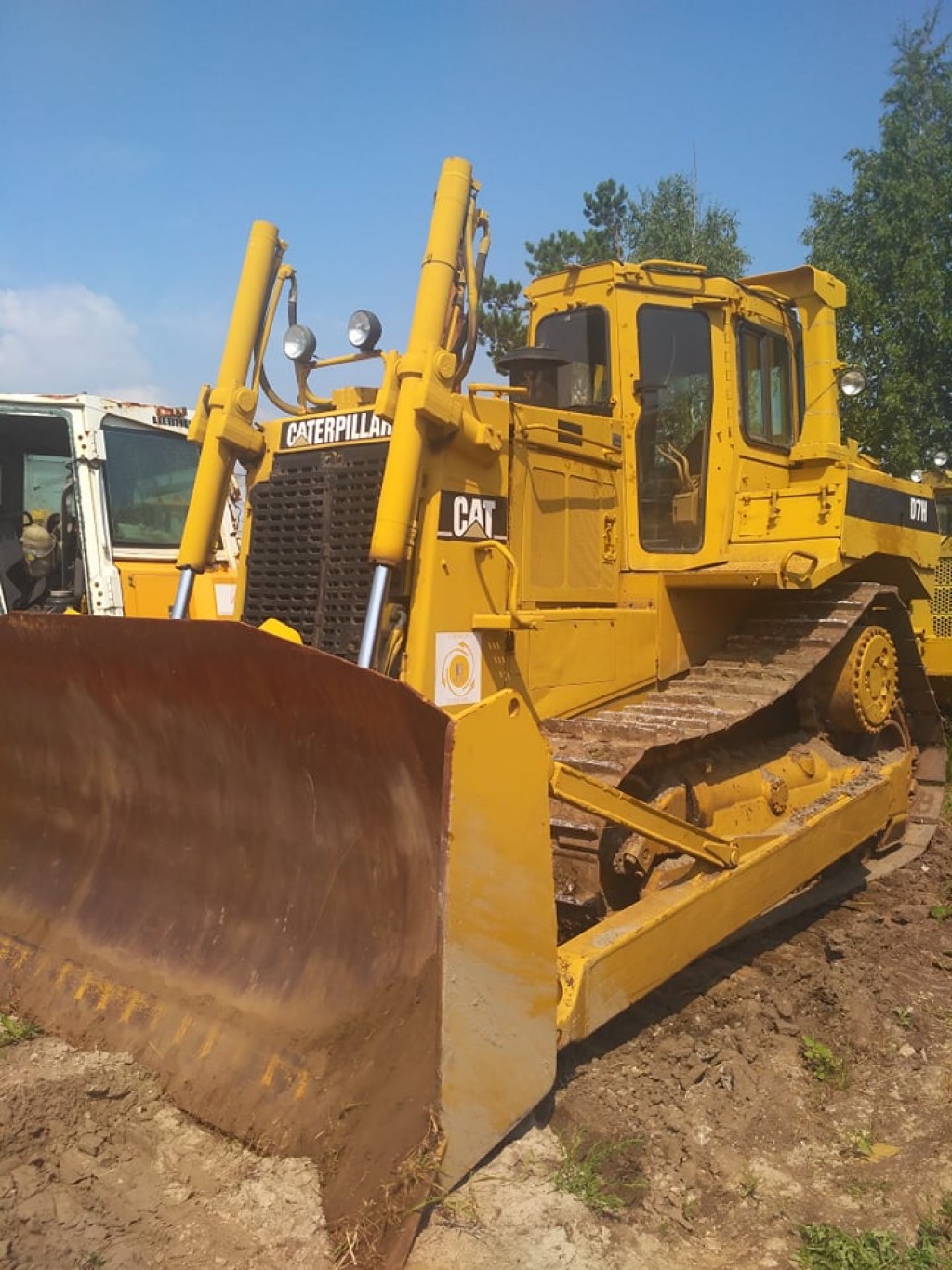 Бульдозер Caterpillar D7H в аренду Челябинск