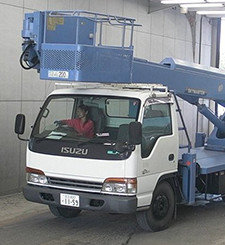 Автовышка Isuzu с вылетом стрелы 22 метра выгодно