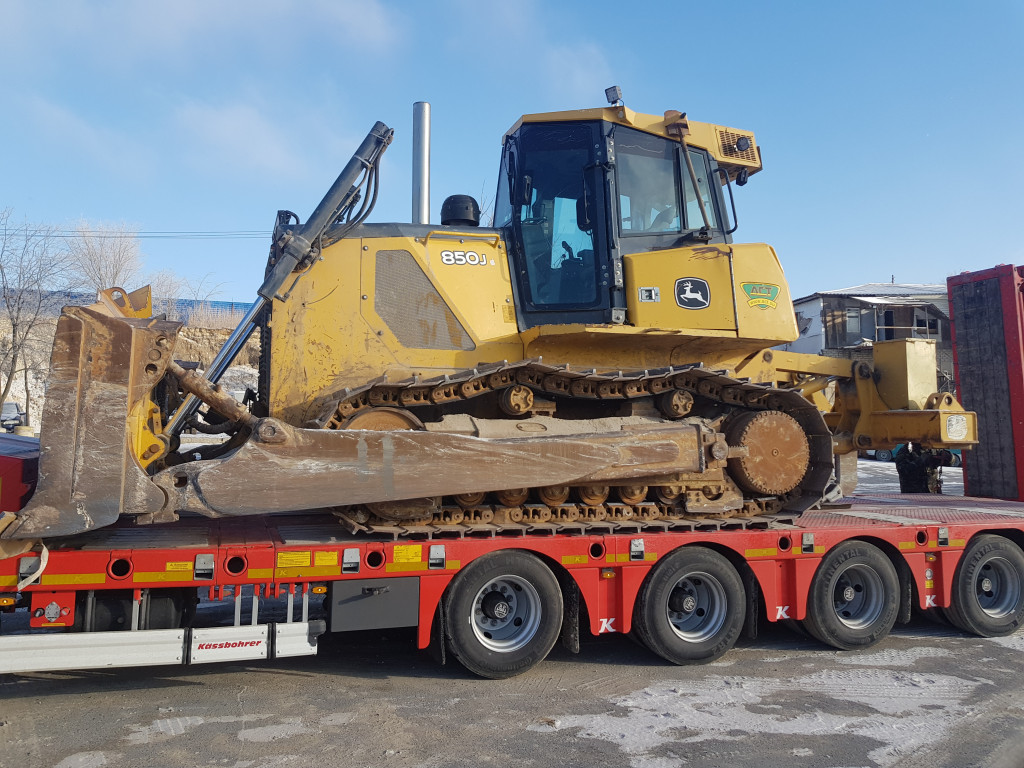 В аренду Бульдозер с доставкой своим тралом