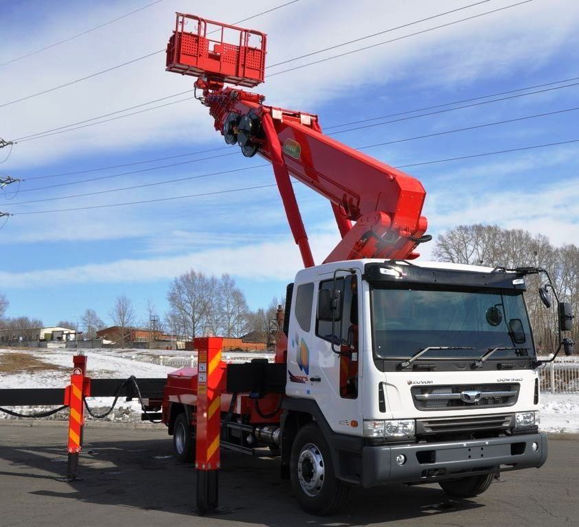 Предлагаю услуги автовышки Daewoo NOVUS 40 метров