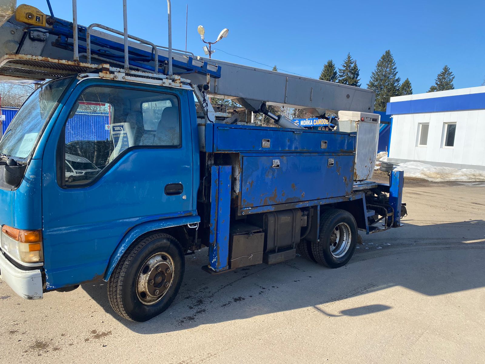 Аренда автовышки 15м с лебëдкой