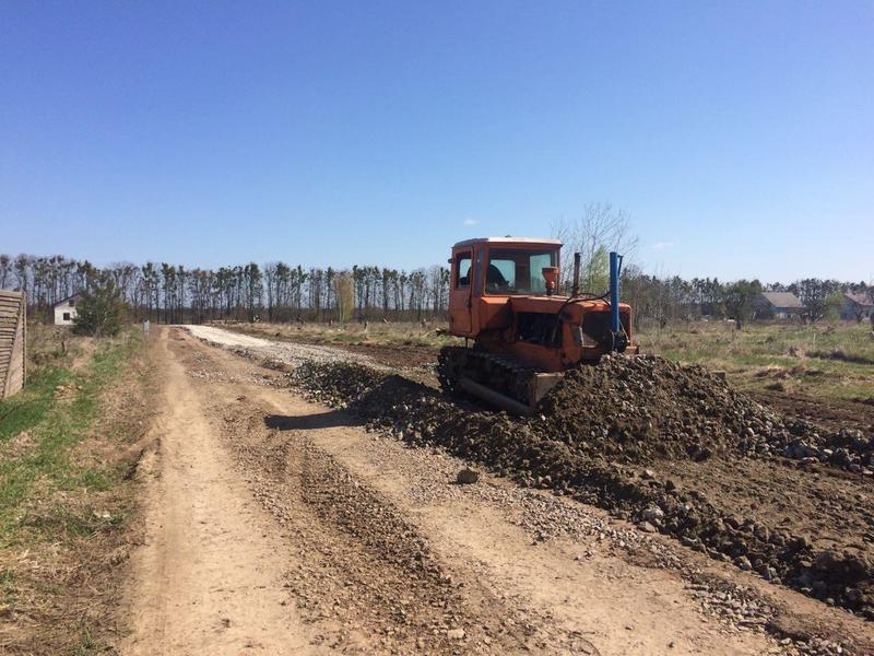 Услуги Бульдозера ДТ-75 по Ростовской области.