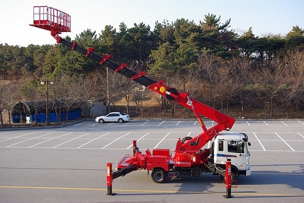 Предлагаю автовышку с высотой подъема 36 метров