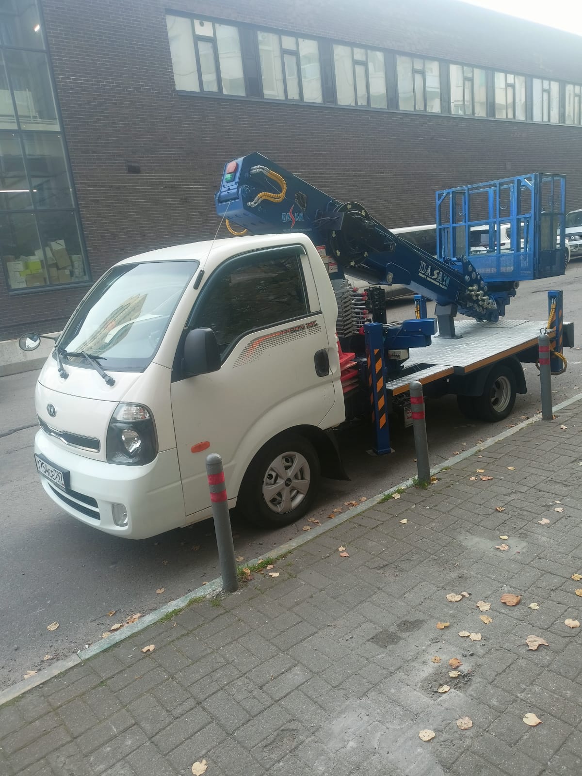 Аренда автовышки с оперативной подачей.